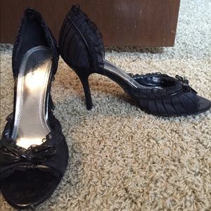 Black “Delicious” 3 1/2in. heels